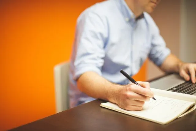 Dlaczego warto wdrożyć internetowy system rezerwacji?