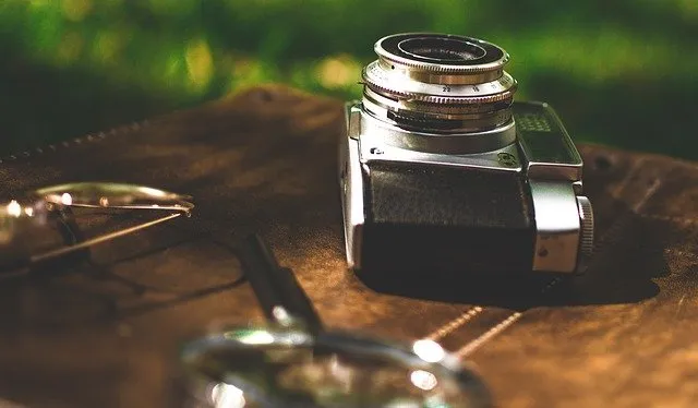 Zasada działania aparatu fotograficznego w wersji klasycznej i cyfrowej